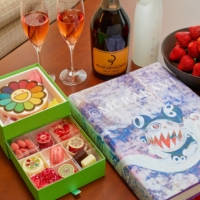 The Flower Gallery stay package includes a flower-inspired box of sweets, rose Champagne, in-room dinner course and a book signed by Takashi Murakami. | © 2021 TAKASHI MURAKAMI/KAIKAI KIKI CO., LTD. ALL RIGHTS RESERVED.