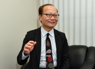 Haruki Mukai, general manager of the Social Security and Tax Number System at the Cabinet Office, speaks in an interview. | YOSHIAKI MIURA