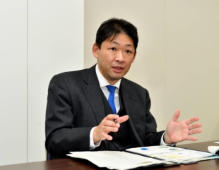 Yuichi Imai, director of the Media, Information and Foreign Language Education Division, at the Ministry of Education, Culture, Sports, Science and Technology, speaks about the GIGA School Program. | YOSHIAKI MIURA