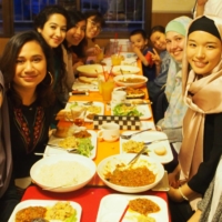 International residents celebrate Eid al-Fitr together at the Sakura Hotel & Cafe Hatagaya in Tokyo’s Shibuya Ward. | 
