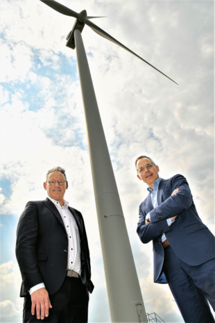 Edwin Zonder, Senior Project Manager at Brabant Development Agency (BOM) and Albert van Maren, Vice President of Fujifilm Manufacturing Europe | © BOM