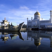 The Islamic Omar Ali Saifuddien Mosque stands in Bandar Seri Begawan. | AJC