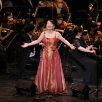 Soprano Hiroko Onuki sings a classical opera number at the New National Theatre, Tokyo in September. | TACHIBANA PUBLISHING