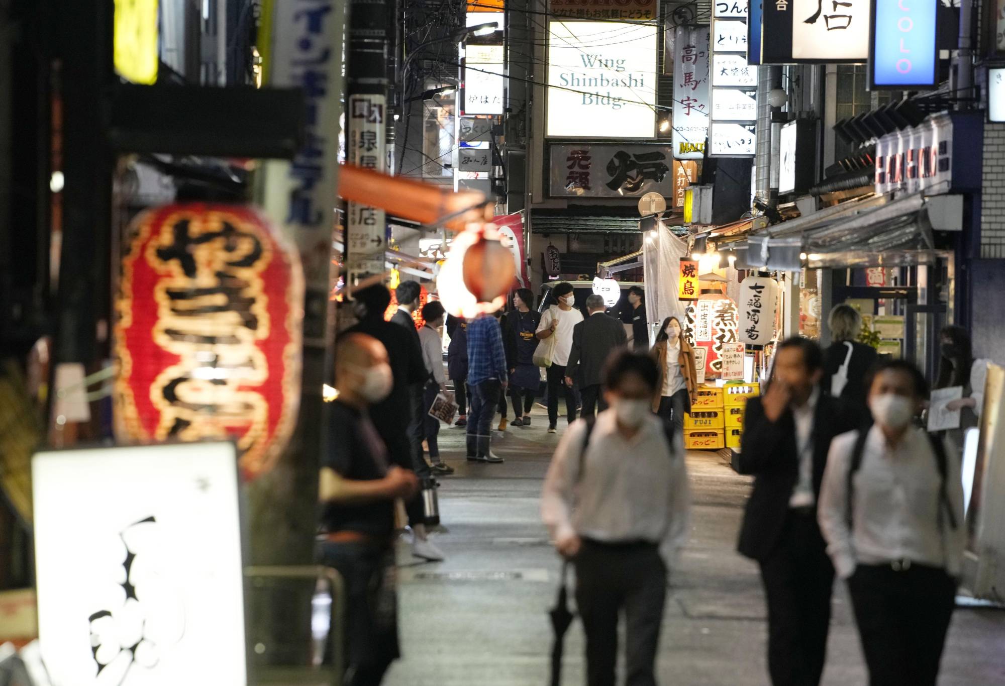 Tokyo region to ease COVID-19 restrictions on bars and ...