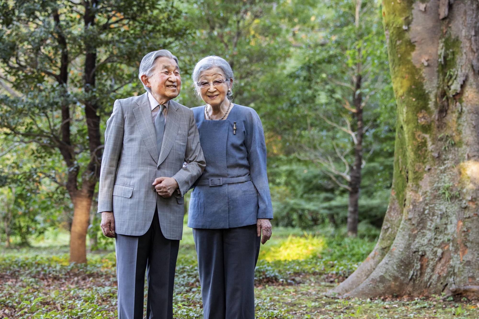 Former Empress Michiko turns 87, saying photo