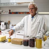 David Bouley talks about an array of fermented foods. He studies the art of fermentation not only in Japan, but also in many other countries. | AGRICULTURE, FORESTRY AND FISHERIES MINISTRY