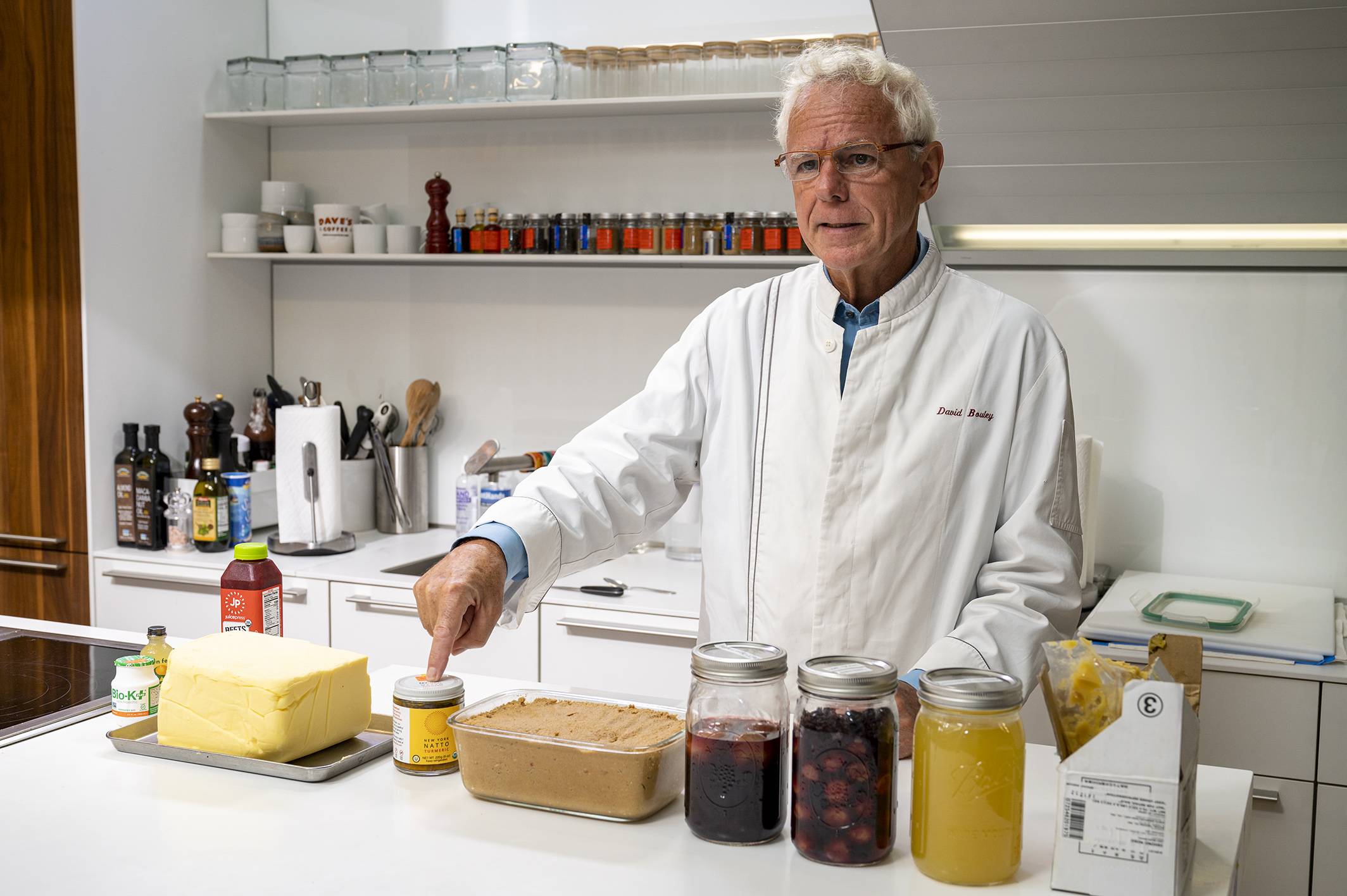 David Bouley talks about an array of fermented foods. He studies the art of fermentation not only in Japan, but also in many other countries. | AGRICULTURE, FORESTRY AND FISHERIES MINISTRY