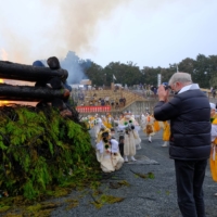 A total of 29 million gomagi (prayer sticks) were burned in this year’s Fire Rites Festival as offerings for peace and health. | 
