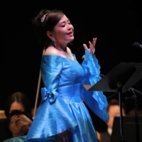 Soprano Hiroko Onuki sings at Handa’s 'Sakura Fubuki Concert' ('Cherry Blossom Shower Concert') at Nippon Budokan Hall in Tokyo on March 16. | TACHIBANA PUBLISHING