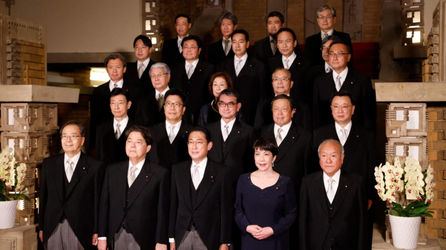 Kishida shuffles key Cabinet and LDP posts amid sagging approval ratings