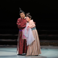 Prince Shotoku, played by Toshu Fukami, holds his wife, Tojiko no Iratsume, played by Hiroko Onuki, during the performance on Sept.18. | TTJ TACHIBANA PUBLISHING