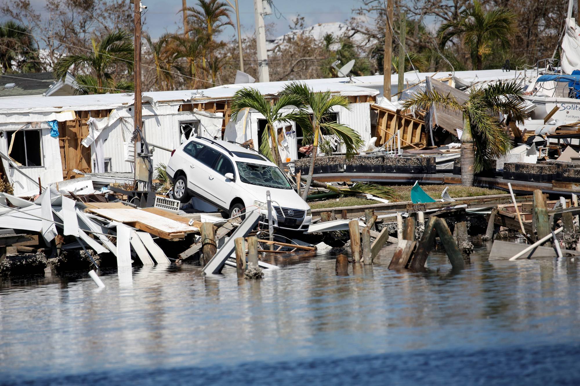 Facing a dire storm forecast in Florida, some officials delayed evacuation  | The Japan Times