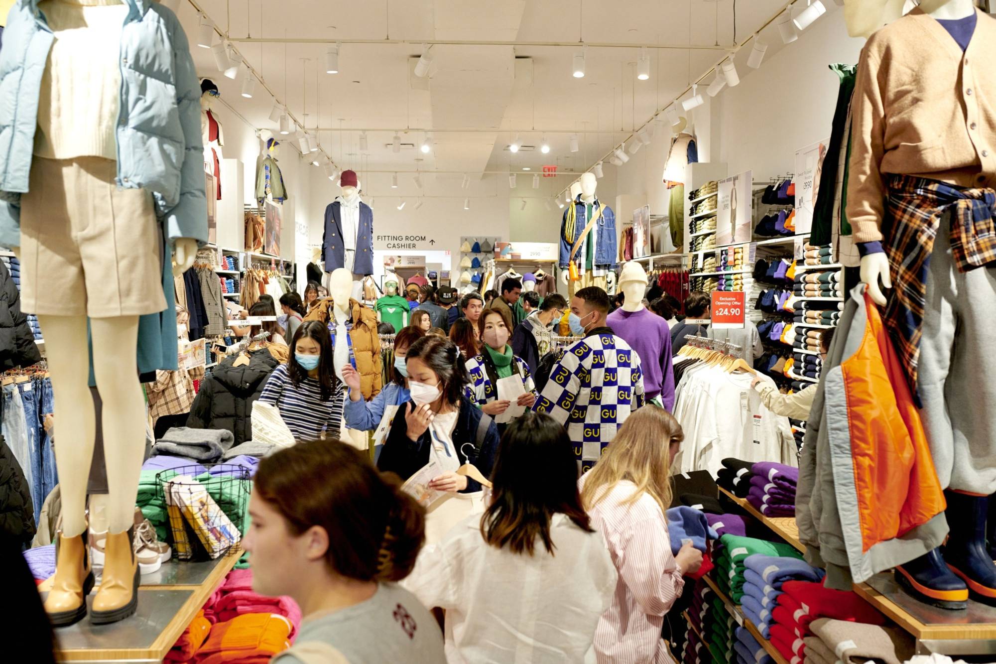 Tổng hợp với hơn 55 về uniqlo number of stores Giày thể thao nữ