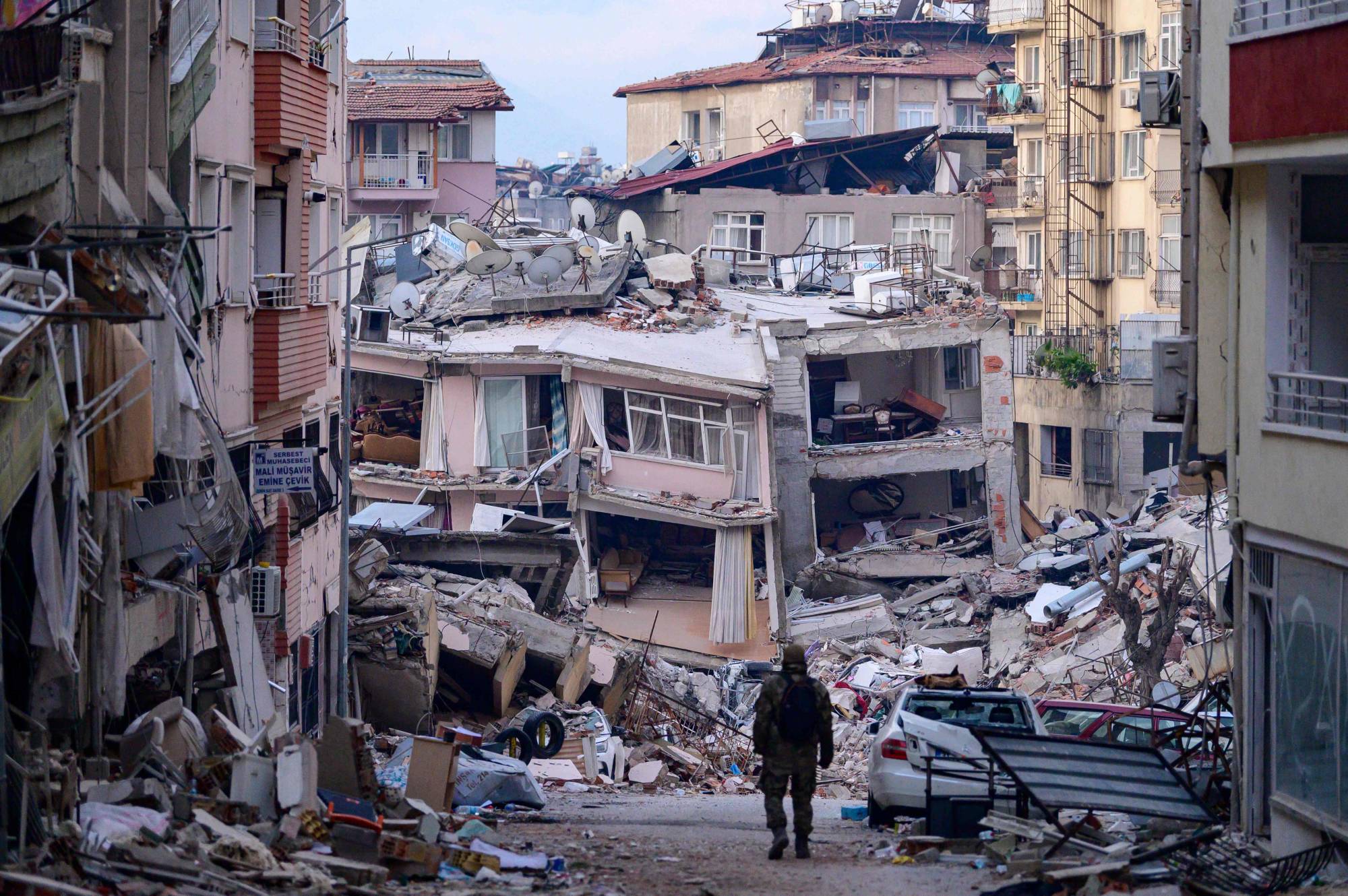 Turkey-Syria earthquake death toll tops 33,000 as search for survivors continues | The Japan Times