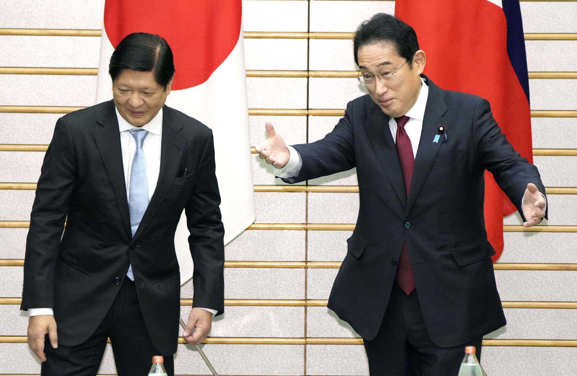 Prime Minister Fumio Kishida (right) and Marcos attend a news conference at the Prime Minister's Office in Tokyo on Thursday. | KYODO