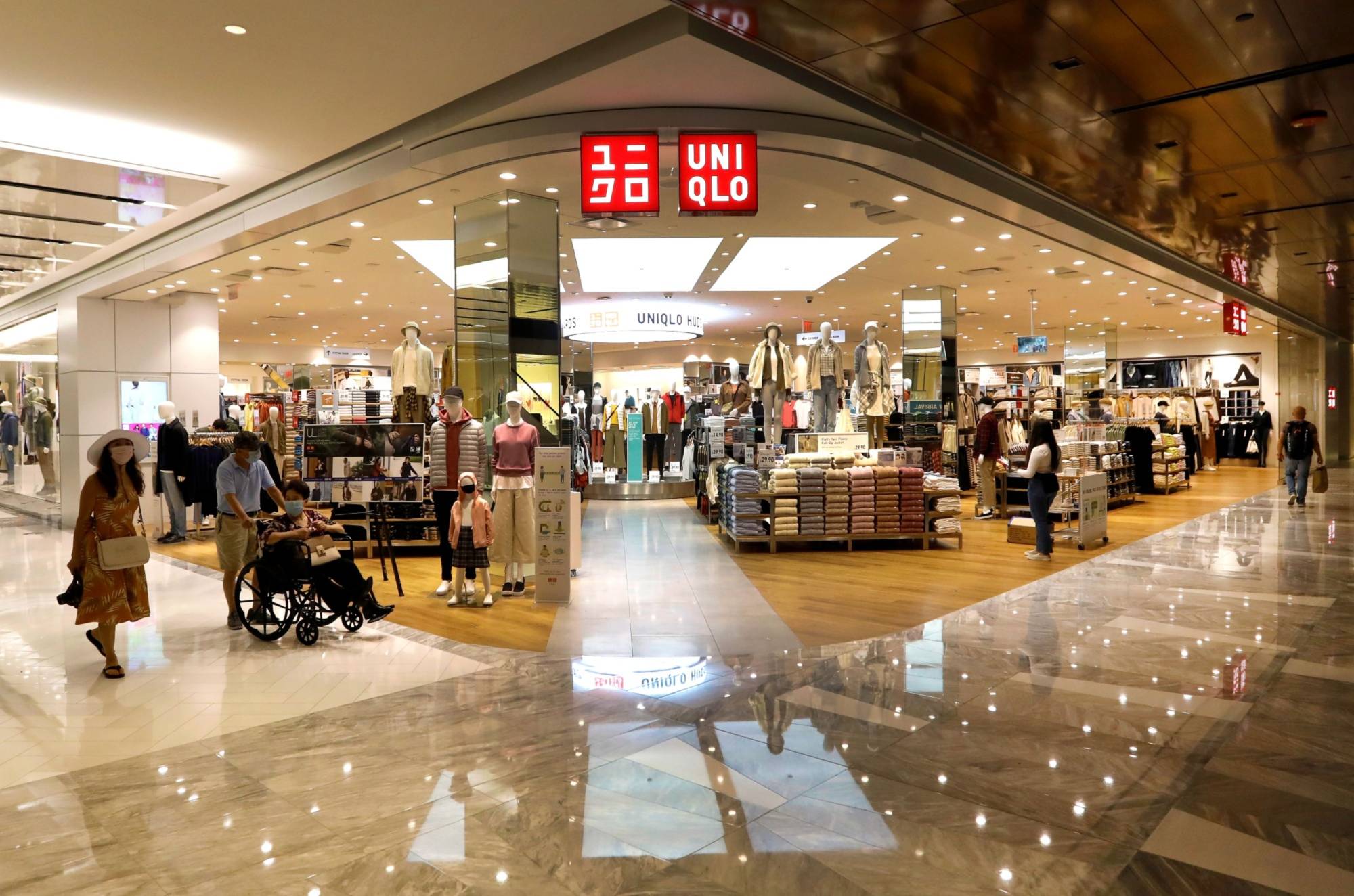 How to get to UNIQLO in Singapore by Metro or Bus