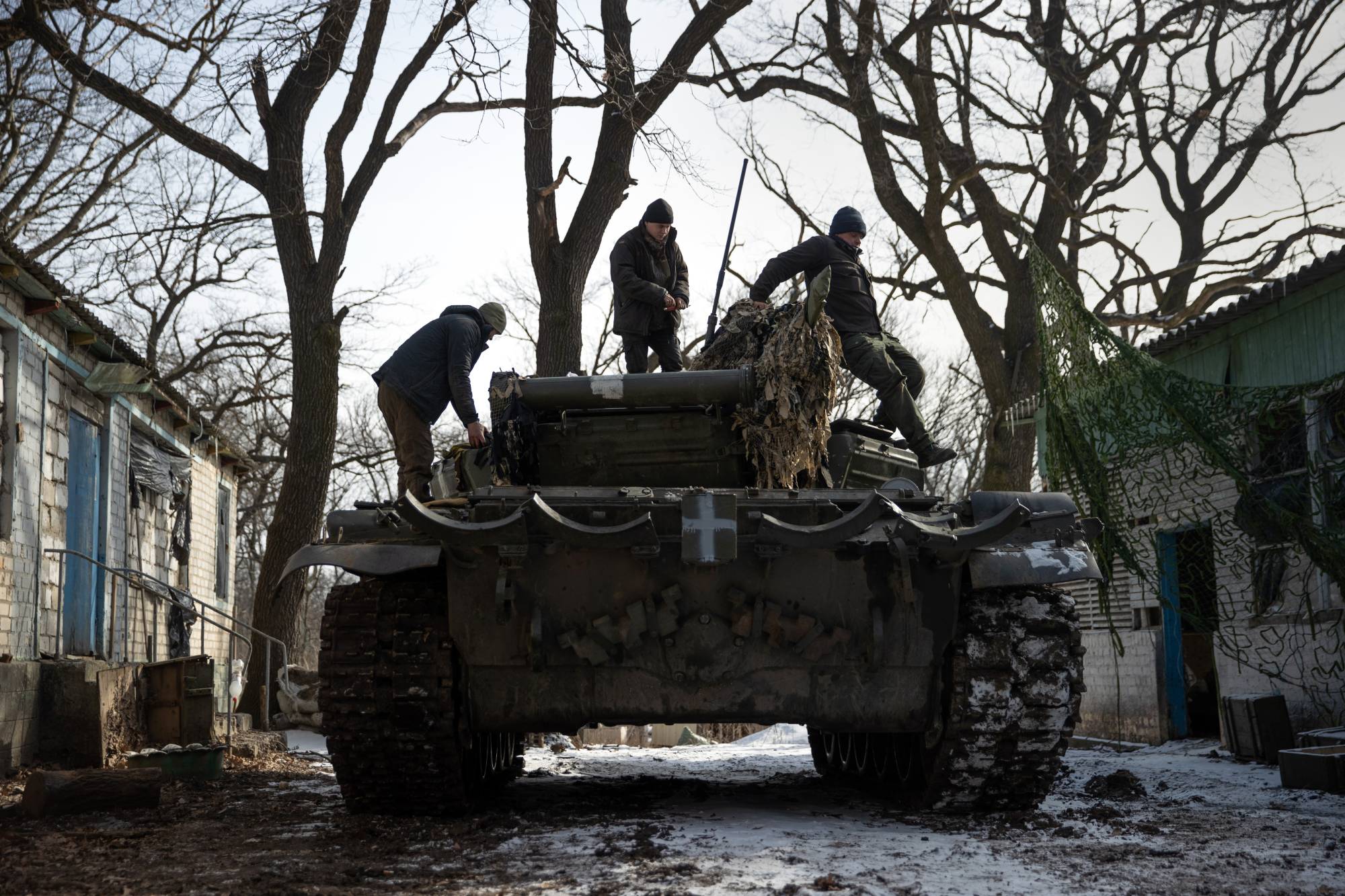 A tank repair unit working in the Donbas region of Ukraine on Friday | TYLER HICKS / THE NEW YORK TIMES