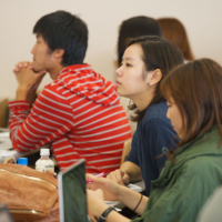 Students take a class at Keio’s  Shonan Fujisawa Campus. | KEIO UNIVERSITY
