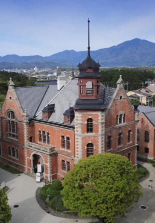 Clarke Memorial Hall is one of the five buildings on campus that is designated as an Important Cultural Property. | DOSHISHA UNIVERSITY