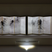 High-resolution facsimiles of 'Pine Forest,' a pair of 16th century folding screens painted by Hasegawa Tohaku, will be shown at an interactive exhibition during the G7 Summit in Hiroshima. The exhibition offers a new way to experience this National Treasure through its reproduction and projection mapping.