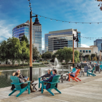 The Boardwalk at Granite Park in Plano offers various dining options and an amazing waterfront view in a casual family-friendly atmosphere. | © PLANO EDC
