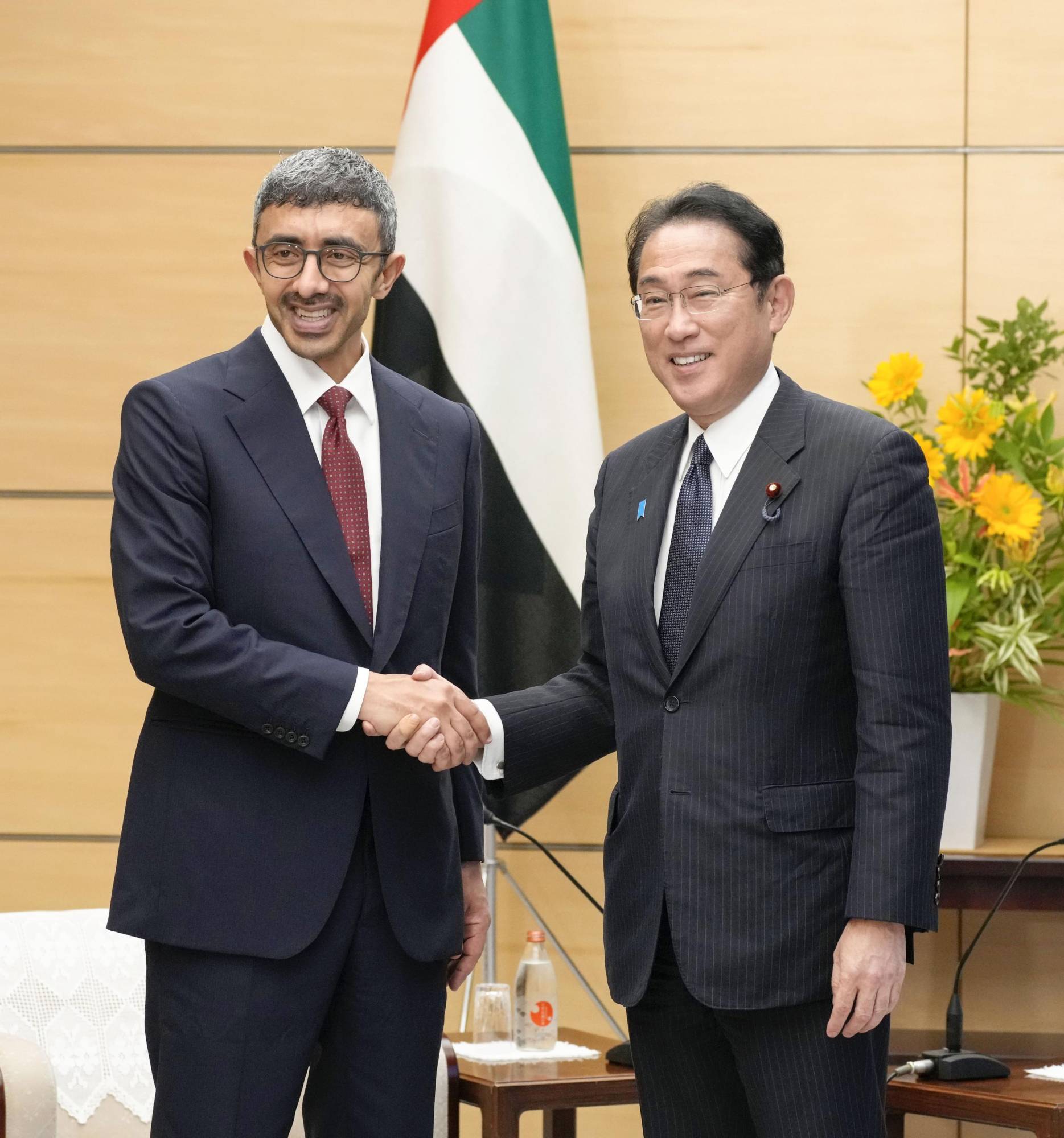 Prime Minister Fumio Kishida meets with Sheikh Abdullah bin Zayed Al Nahyan, foreign minister of the United Arab Emirates, in Tokyo on June 9. | KYODO 