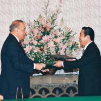 President Heydar Aliyev meets with then-Prime Minister Ryutaro Hashimoto during his visit to Japan in February 1998. | AZERBAIJAN EMBASSY