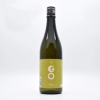 The award-winning junmai sake 郷（GO）VINO 'Go (GO) VINO'.
VINO' is characterized by a fruity taste with moderate acidity and fullness like a white wine.