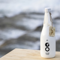 Crafted as a pinnacle of junmai daiginjo sake, this premium sake brings out the natural sweetness of Koshihikari rice from Uonuma. Its extraordinary flavor inspires a genuine exclamation of 'delicious' from the first sip.