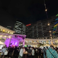 Tsunan Sake Brewery presented its craft sake, nurtured in the heavy snow region of Tsunan, on the stage of this urban festival.