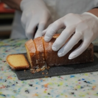 Tsunan Sake Brewery Develops “Yukigesho Castella” as Part of Sake Upcycling Project